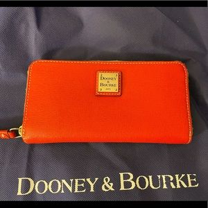 Dooney & Bourke Saffiano Leather wallet